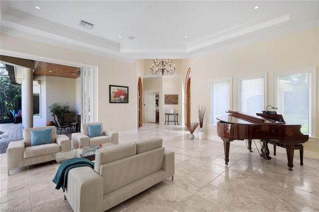 1284 Pocantico LN, Naples, FL 34110