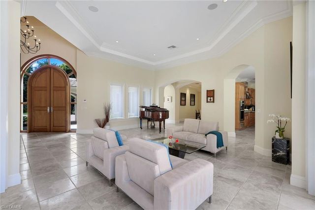 1284 Pocantico LN, Naples, FL 34110