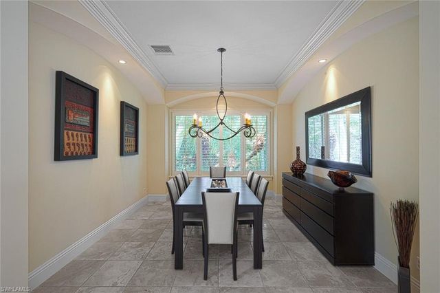 1284 Pocantico LN, Naples, FL 34110