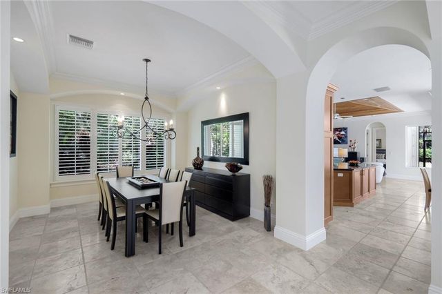 1284 Pocantico LN, Naples, FL 34110