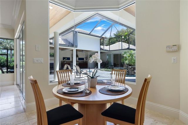 1284 Pocantico LN, Naples, FL 34110