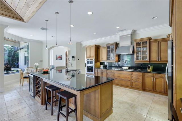 1284 Pocantico LN, Naples, FL 34110