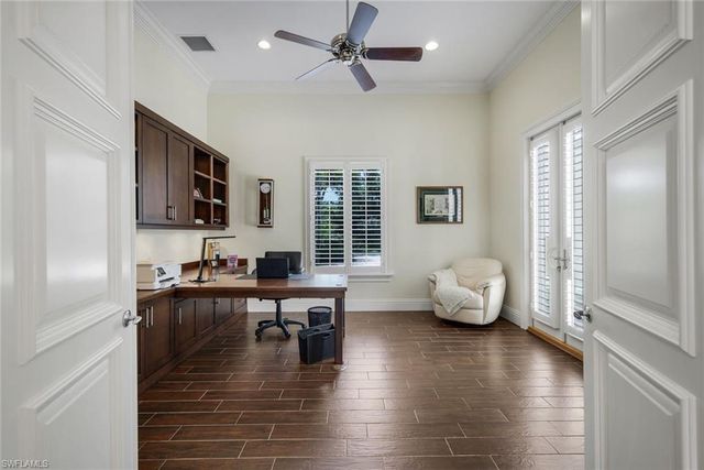 1284 Pocantico LN, Naples, FL 34110
