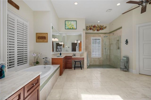 1284 Pocantico LN, Naples, FL 34110
