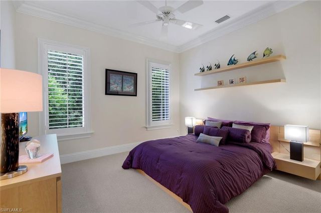 1284 Pocantico LN, Naples, FL 34110