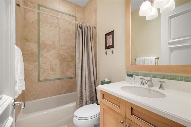 1284 Pocantico LN, Naples, FL 34110