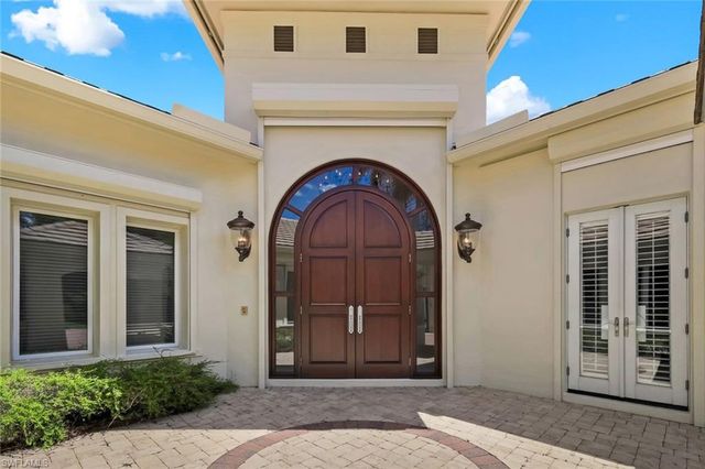 1284 Pocantico LN, Naples, FL 34110