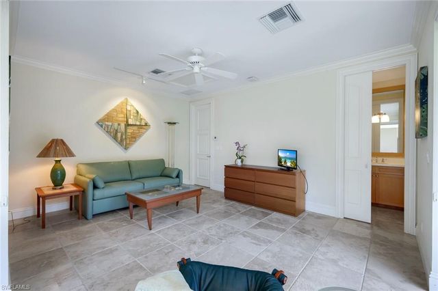 1284 Pocantico LN, Naples, FL 34110