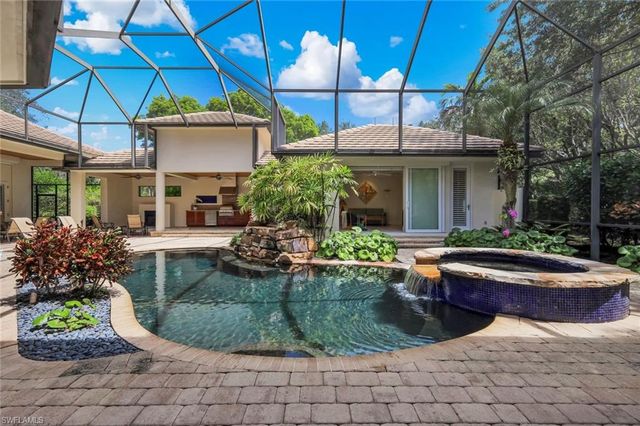 1284 Pocantico LN, Naples, FL 34110