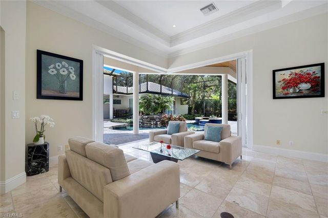 1284 Pocantico LN, Naples, FL 34110