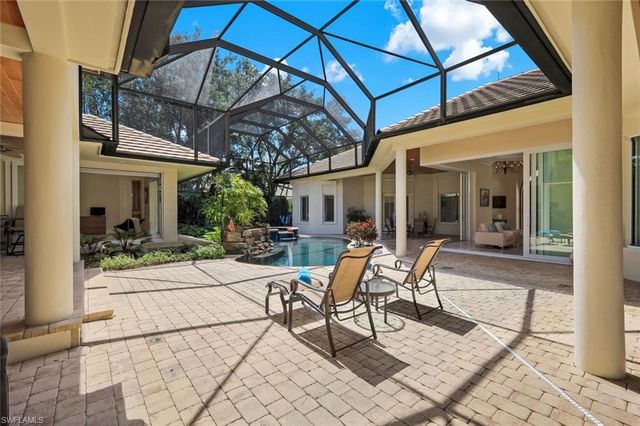1284 Pocantico LN, Naples, FL 34110