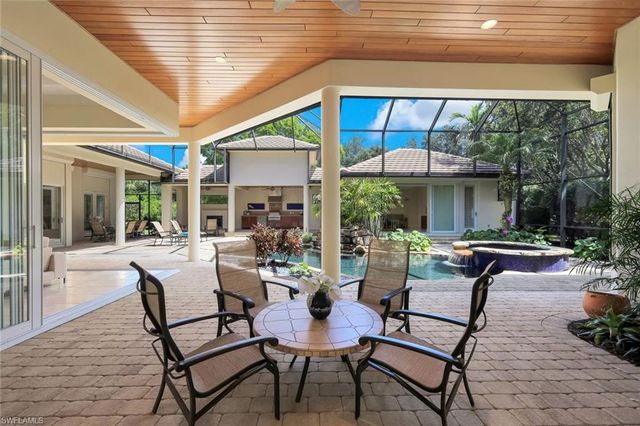 1284 Pocantico LN, Naples, FL 34110