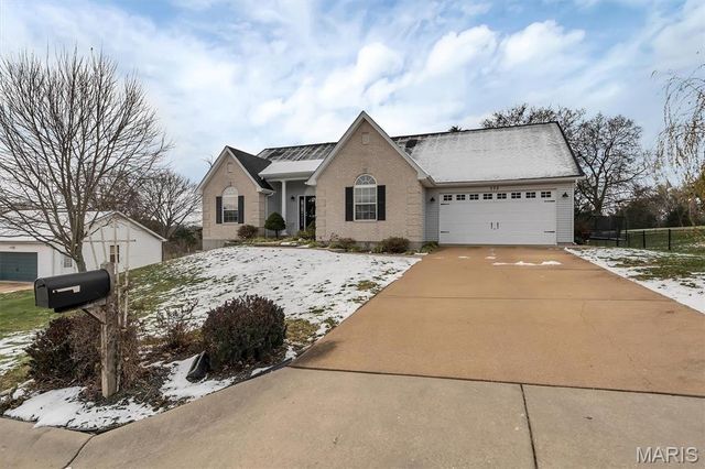 372 Martin Field Court, Villa Ridge, MO 63089