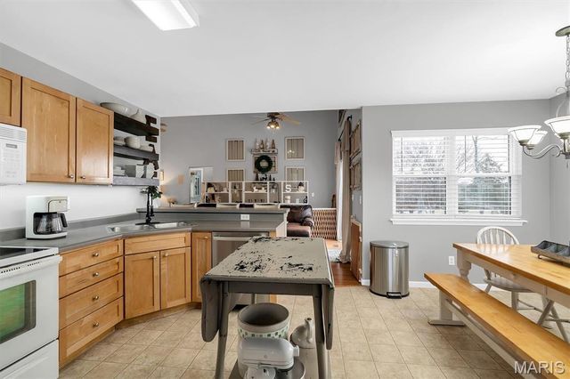 372 Martin Field Court, Villa Ridge, MO 63089