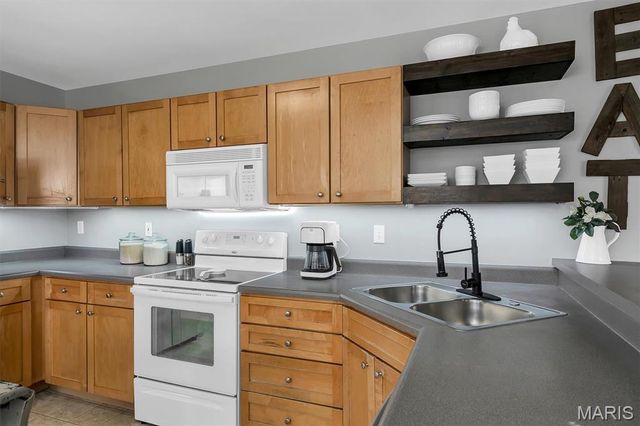 372 Martin Field Court, Villa Ridge, MO 63089