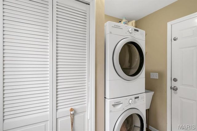 372 Martin Field Court, Villa Ridge, MO 63089