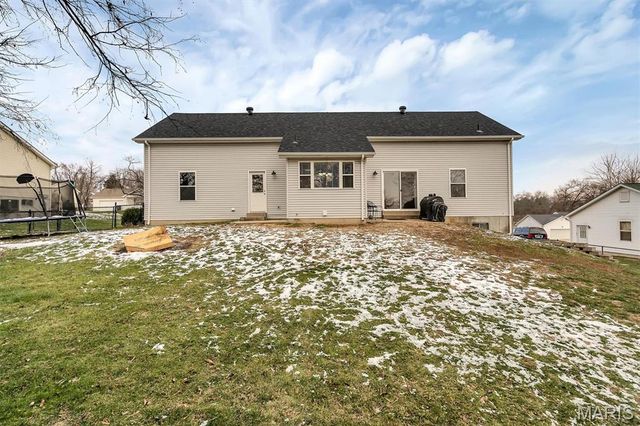 372 Martin Field Court, Villa Ridge, MO 63089