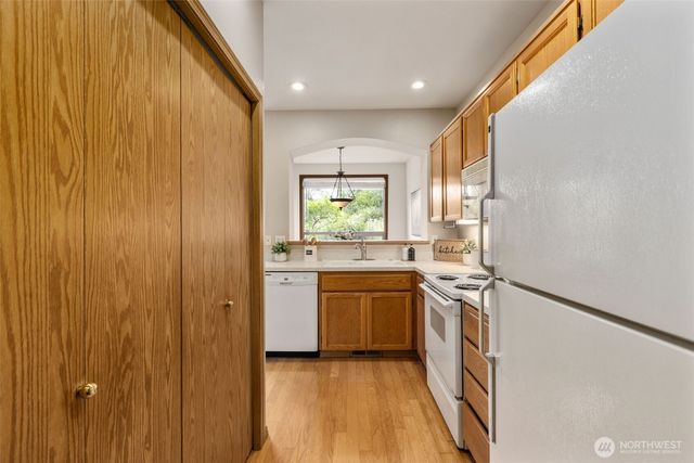 12421 63rd Avenue E, Puyallup, WA 98373