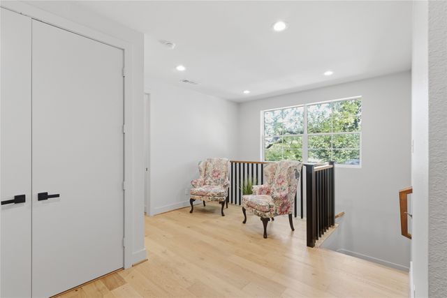 1005 Mount Auburn Avenue, Dallas, TX 75223