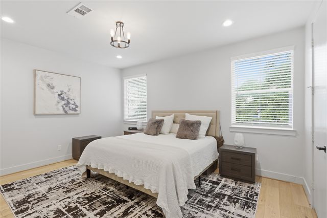 1005 Mount Auburn Avenue, Dallas, TX 75223