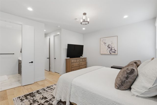 1005 Mount Auburn Avenue, Dallas, TX 75223