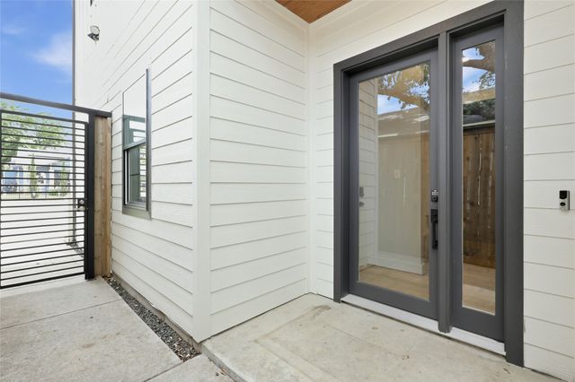 1005 Mount Auburn Avenue, Dallas, TX 75223