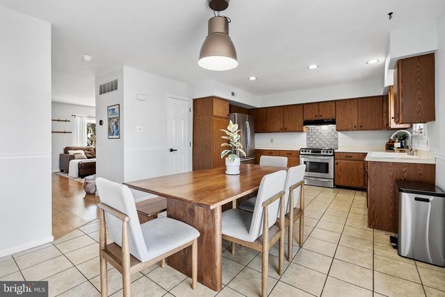 19 EVERGREEN LN, Phoenixville, PA 19460