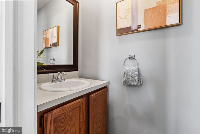 19 EVERGREEN LN, Phoenixville, PA 19460