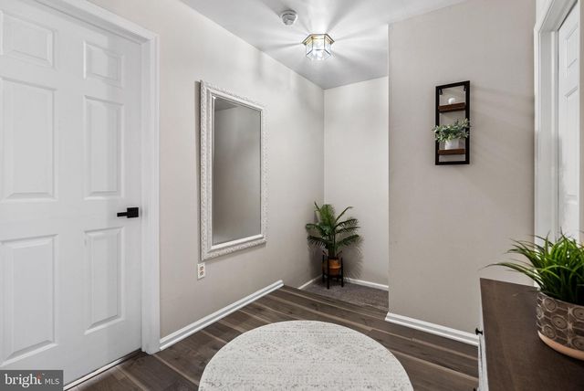 19 EVERGREEN LN, Phoenixville, PA 19460