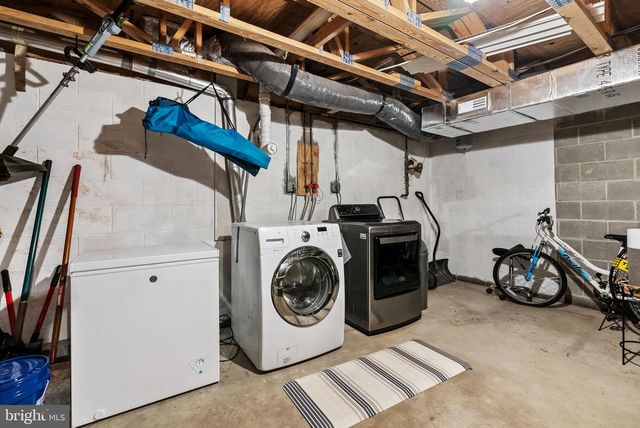 19 EVERGREEN LN, Phoenixville, PA 19460