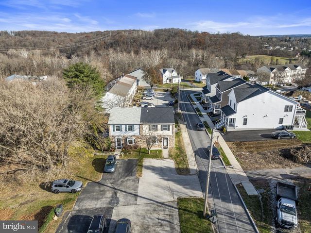19 EVERGREEN LN, Phoenixville, PA 19460