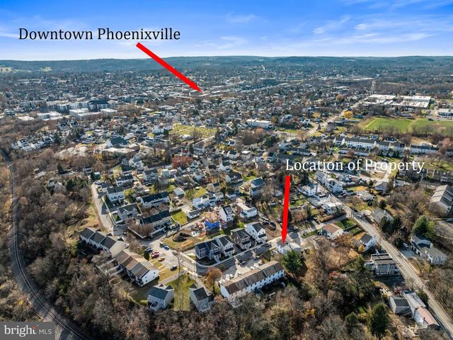 19 EVERGREEN LN, Phoenixville, PA 19460