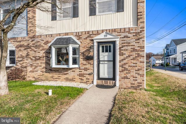 19 EVERGREEN LN, Phoenixville, PA 19460