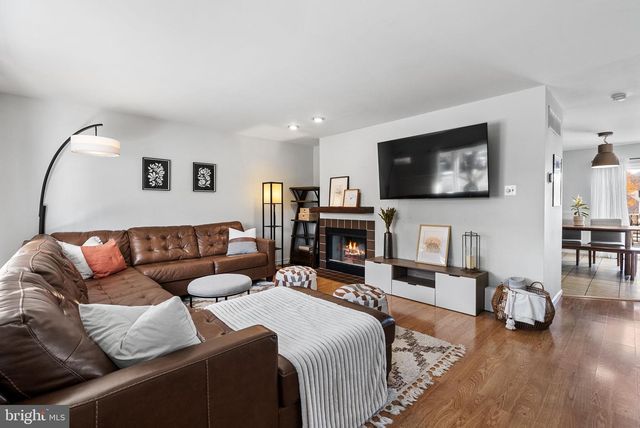 19 EVERGREEN LN, Phoenixville, PA 19460