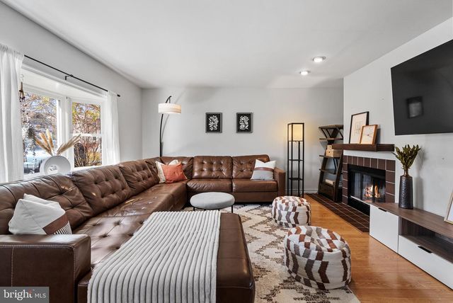 19 EVERGREEN LN, Phoenixville, PA 19460