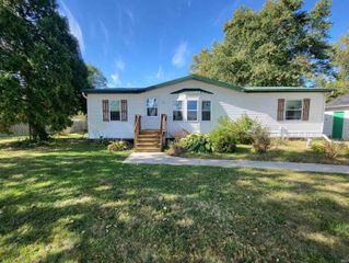 7230 E Dogwood Lane, Churubusco, IN 46723