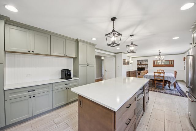 3720 Great Hill Road, Crystal Lake, IL 60012