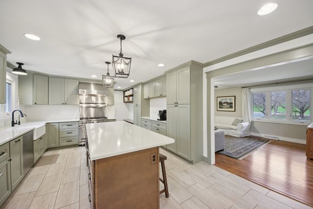 3720 Great Hill Road, Crystal Lake, IL 60012