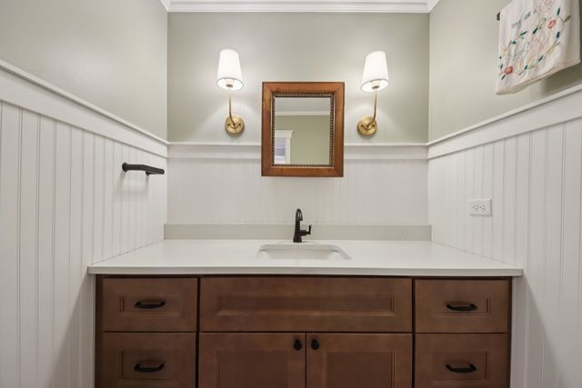 3720 Great Hill Road, Crystal Lake, IL 60012