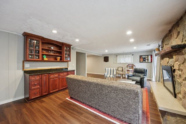 3720 Great Hill Road, Crystal Lake, IL 60012