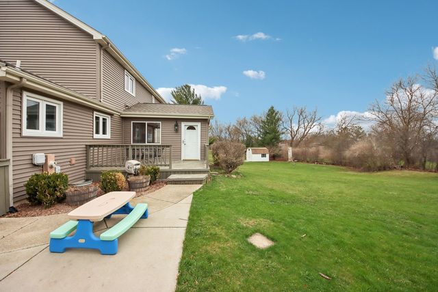 3720 Great Hill Road, Crystal Lake, IL 60012