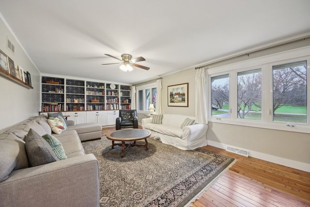 3720 Great Hill Road, Crystal Lake, IL 60012