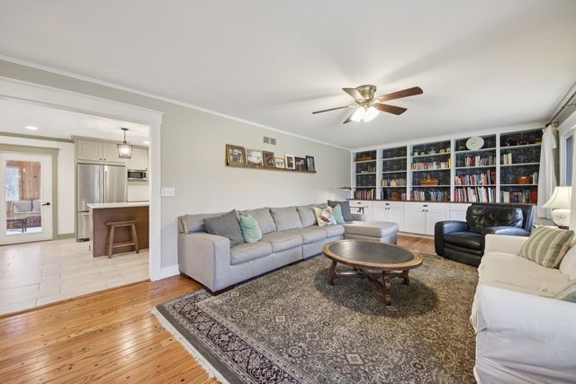 3720 Great Hill Road, Crystal Lake, IL 60012