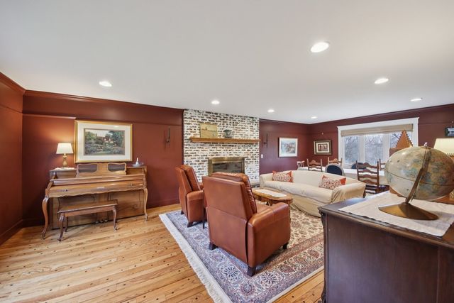 3720 Great Hill Road, Crystal Lake, IL 60012