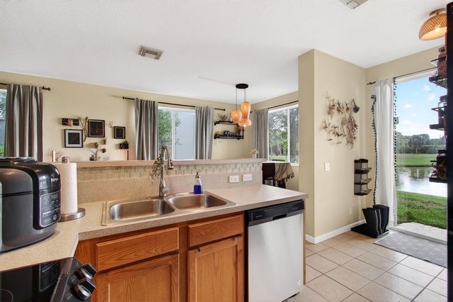3167 Laurel Ridge Circle, Riviera Beach, FL 33404