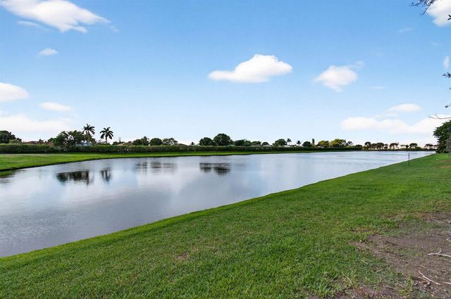 3167 Laurel Ridge Circle, Riviera Beach, FL 33404