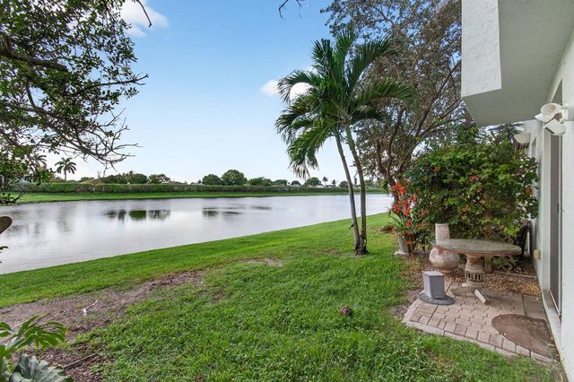 3167 Laurel Ridge Circle, Riviera Beach, FL 33404
