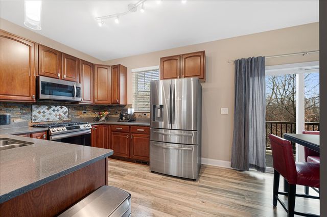 1401 S Fairfield Avenue, Lombard, IL 60148