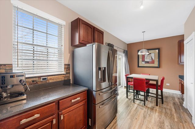 1401 S Fairfield Avenue, Lombard, IL 60148