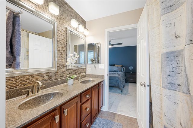 1401 S Fairfield Avenue, Lombard, IL 60148